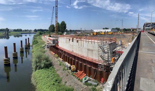 Der nördliche Pfeiler der Ruhrbrücke ist fertiggestellt